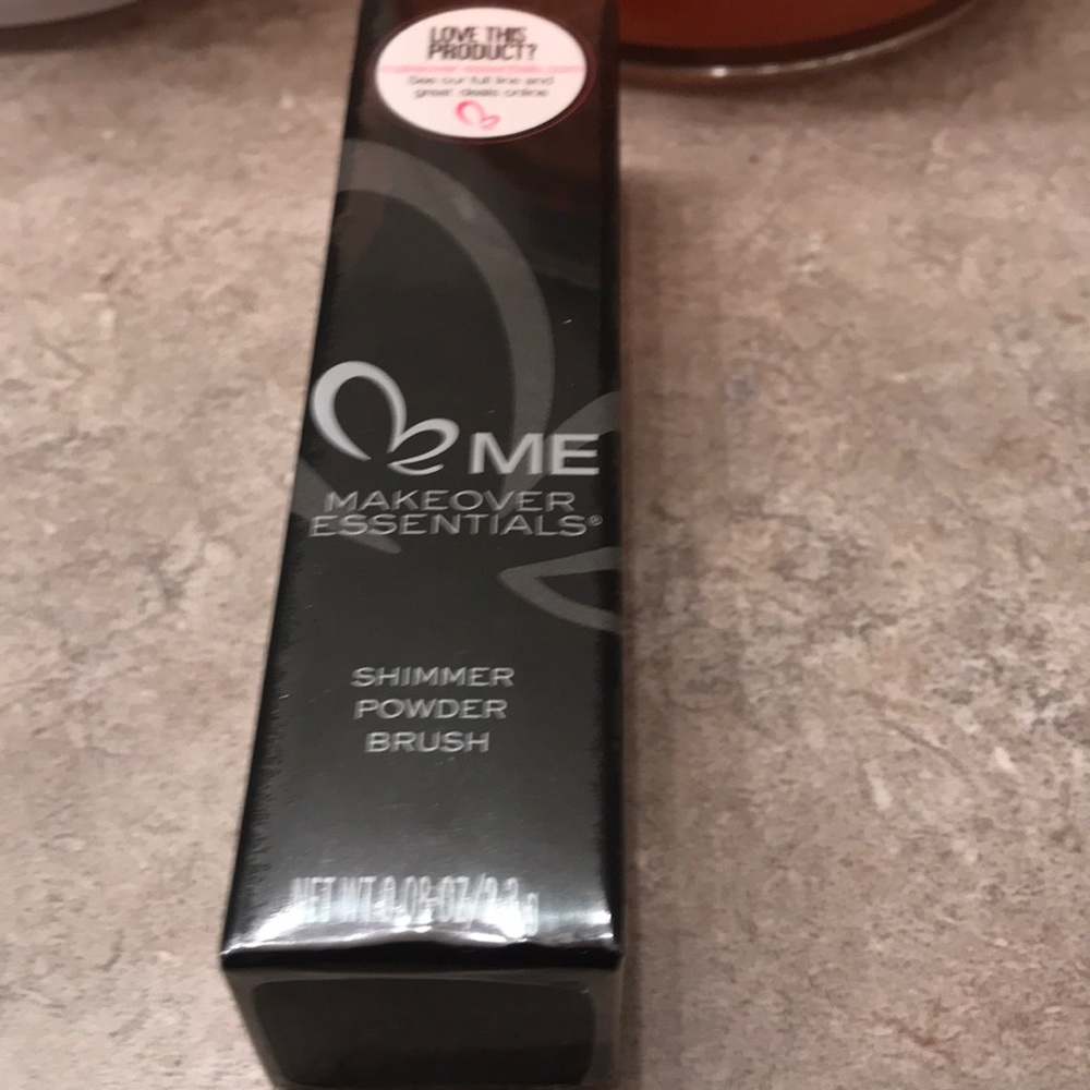 makeup essentials - Picture 3 of 7